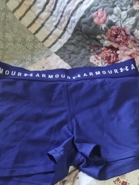 Under Armour Women's Blue Performance Compression Shorts